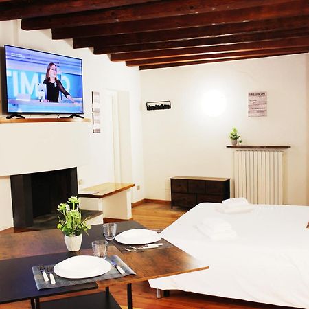Hbhall Navigli 2 Apartment Μιλάνο Εξωτερικό φωτογραφία